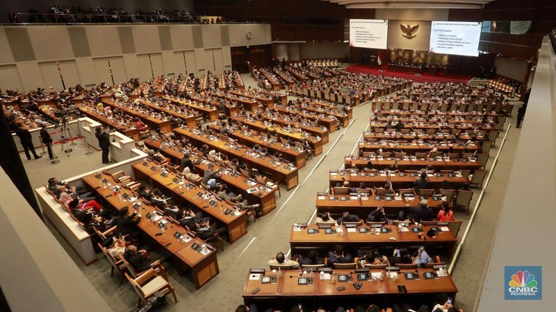 Rapat Paripurna DPR Mitra Kerja Komis I hingga Komisi XIII. (CNBC Indonesia/Muhammad Sabki)