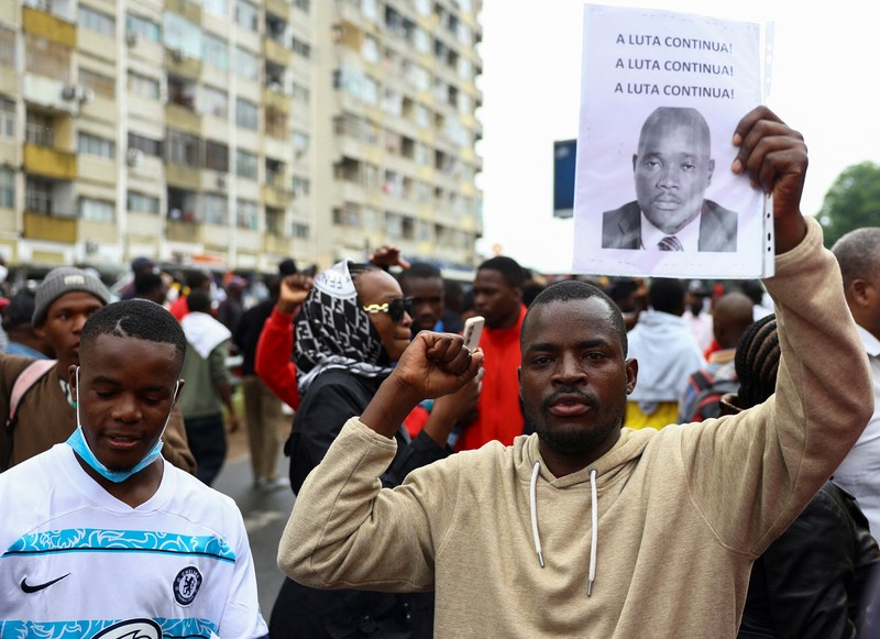 RIcuh demo protes hasil pemilu di Maputo, Mozambik, Senin (21/10/2024). (REUTERS/Siphiwe Sibeko) RIcuh demo protes hasil pemilu di Maputo, Mozambik, Senin (21/10/2024). (REUTERS/Siphiwe Sibeko)