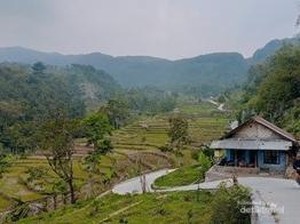 Menjelajahi Keindahan Puncak Cisaranten
