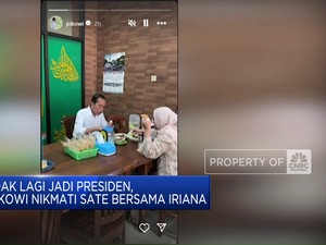 Video: Usai Purna Tugas, Jokowi Makan di Warung Bareng Iriana