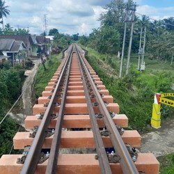 KAI Ganti Bantalan Rel Kayu dengan Sintetis, Ternyata Alasannya Ini
