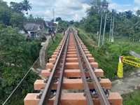KAI Ganti Bantalan Rel Kayu dengan Sintetis, Ternyata Alasannya Ini