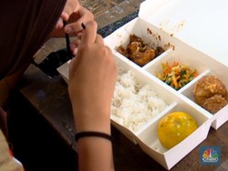 Gibran Kembali Tinjau Makan Bergizi Gratis, Ini Menunya!