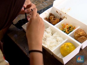 Gibran Kembali Tinjau Makan Bergizi Gratis, Ini Menunya!