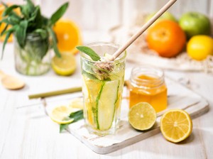 5 Minuman Simpel yang Bisa Bantu Detoks Liver secara Alami