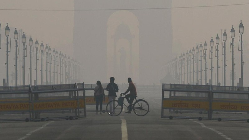 Kabut asap pagi di New Delhi, India, Rabu (23/10/2024). (REUTERS/Anushree Fadnavis)