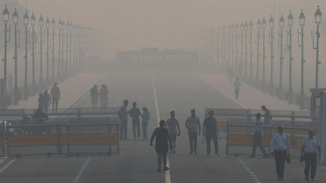 Kabut Gelap Tiba-Tiba Kepung Ibu Kota India, Ada Apa?