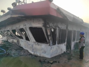 Kapal Isap Timah Terbakar di Babel, Satu ABK Tewas- 1 Luka Bakar