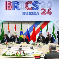 Prabowo Gabung BRICS, Apa Bedanya Dengan G20 & OECD?