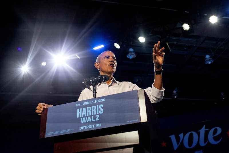 Mantan Presiden Barack Obama berpidato pada rapat umum kampanye yang mendukung calon presiden dari Partai Demokrat, Wakil Presiden Kamala Harris, Selasa, 22 Oktober 2024, di Detroit. (AP Photo/Paul Sancya)