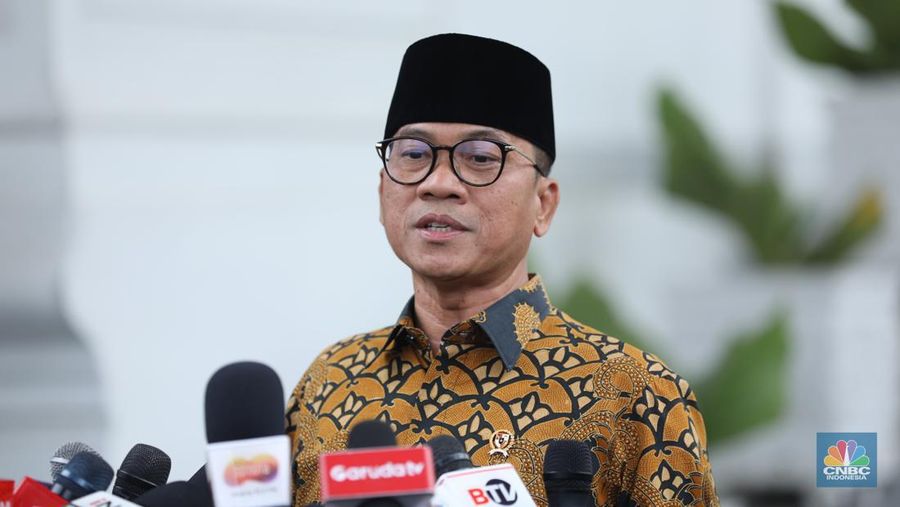 Menteri Desa dan Pembangunan Daerah Tertinggal (Mendes PDT) Yandri Susanto di Istana Merdeka, Jakarta, Rabu (23/10/2024). (CNBC Indonesia/Tri Susilo)