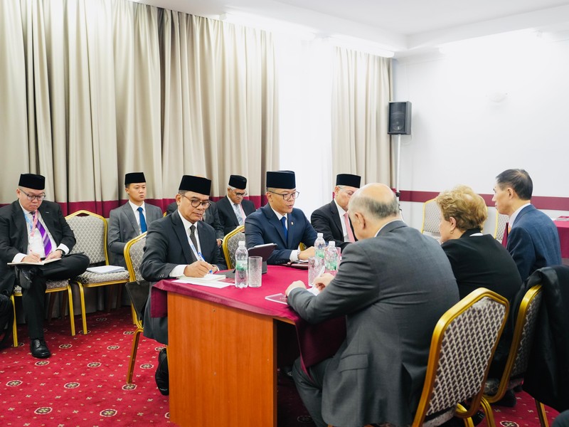 Menteri Luar Negeri, Sugiono bertemu Presiden New Development Bank. (Pool)