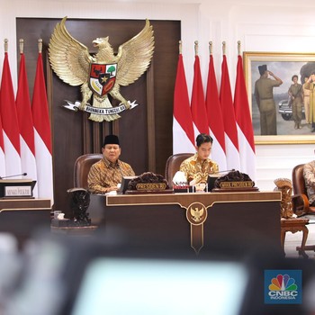 Perdana! Potret Prabowo Pimpin Rapat Kabinet, Kasih Sederet Peringatan