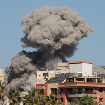 Potret Israel Bombardir Kota Kuno Lebanon, Sasar Markas Hizbullah