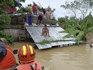 Filipina Dilanda Badai Trami, Pemerintah Sigap Evakuasi Ratusan Turis