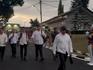 Momen Jajaran Kabinet Merah Putih Turun di Gerbang Tiba di Akmil Magelang