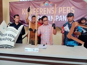 2 Pelaku Perusakan Rumah Eks Kades di Sampang Ditangkap, 8 Masih DPO