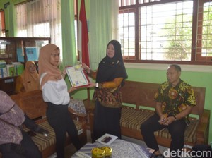 Ijazah Novi Diserahkan SMPN 3 Weleri Usai Ditahan gegara Tunggakan Rp 600 Ribu
