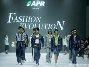 JFW 2025: Denim di Tangan Tities Saputra & Danjyo Hiyoji, Jadi Koleksi Rockstar