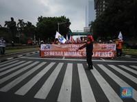 UMP 2025 Batal Diumumkan Hari Ini, Paling Telat Sebelum Akhir Desember