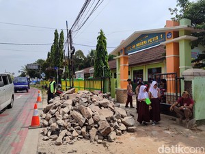 SDN 1 Petir di Serang Banten Disegel Orang Mengaku Ahli Waris