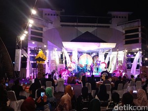 Noe Letto dan Seniman  Ceramahi Calon Kepala Daerah Kota Tasik