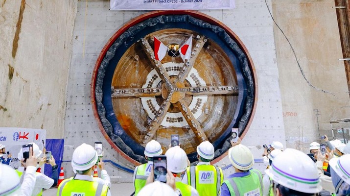 Tunnel Boring Machine 1 telah berhasil menembus dan menyelesaikan pembangunan terowongan southbound dari Stasiun Kota hingga Stasiun Glodok. (Dok. Linkedin/PT MRT Jakarta)