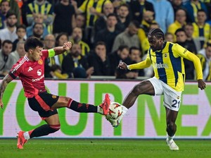 Hasil Liga Europa: Fenerbahce Vs MU Berakhir 1-1