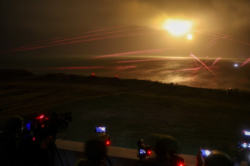 Tank tempur utama Taiwan M60A3 Patton menembaki selama latihan militer di Pulau Penghu, Taiwan, Kamis, 24 Oktober 2024. (AP Photo/Chiang Ying-ying)