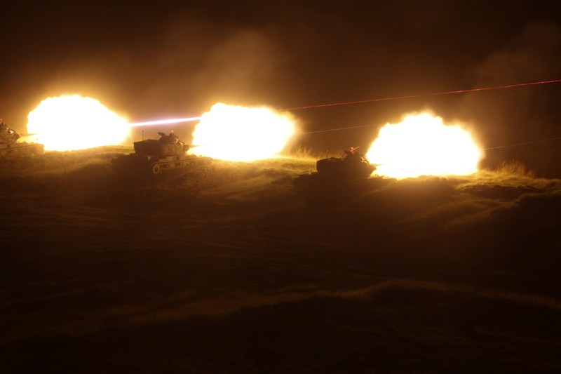 Tank tempur utama Taiwan M60A3 Patton menembaki selama latihan militer di Pulau Penghu, Taiwan, Kamis, 24 Oktober 2024. (AP Photo/Chiang Ying-ying)