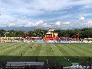 Semen Padang FC Dibantai Dewa United 1-8