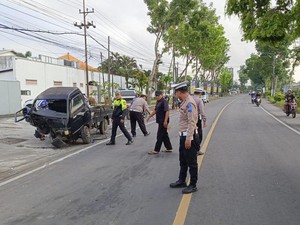 Pikap Tabrak Karimun di Malang, 3 Orang Luka-Sopir Terjepit