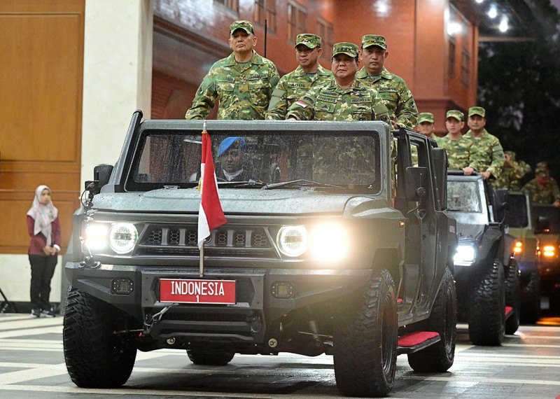 Presiden Prabowo Subianto melakukan Parade Senja yang digelar di Lapangan Pancasila, Graha Utama Akademi Militer (Akmil), Magelang, Jawa Tengah, Jumat (25/10/2024). (Dok. Biro Pers Sekretariat Presiden/Muchlis Jr)