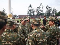 Bak Militer, Prabowo Pimpin Makan Siang Menteri Dengan Bunyi Lonceng