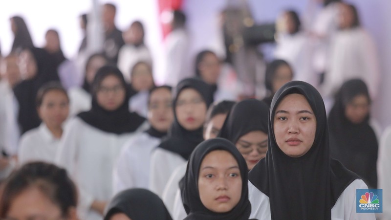 Sejumlah peserta mengikuti tes Seleksi Kompetensi Dasar (SKD) Calon Pegawai Negeri Sipil (CPNS) 2024 formasi Kementerian Kesehatan di Kantor Badan Kepegawaian Negara (BKN) Pusat, Jakarta, Jumat (25/10/2024). (CNBC Indonesia/Muhammad Sabki) Sejumlah peserta mengikuti tes Seleksi Kompetensi Dasar (SKD) Calon Pegawai Negeri Sipil (CPNS) 2024 formasi Kementerian Kesehatan di Kantor Badan Kepegawaian Negara (BKN) Pusat, Jakarta, Jumat (25/10/2024). (CNBC Indonesia/Muhammad Sabki)