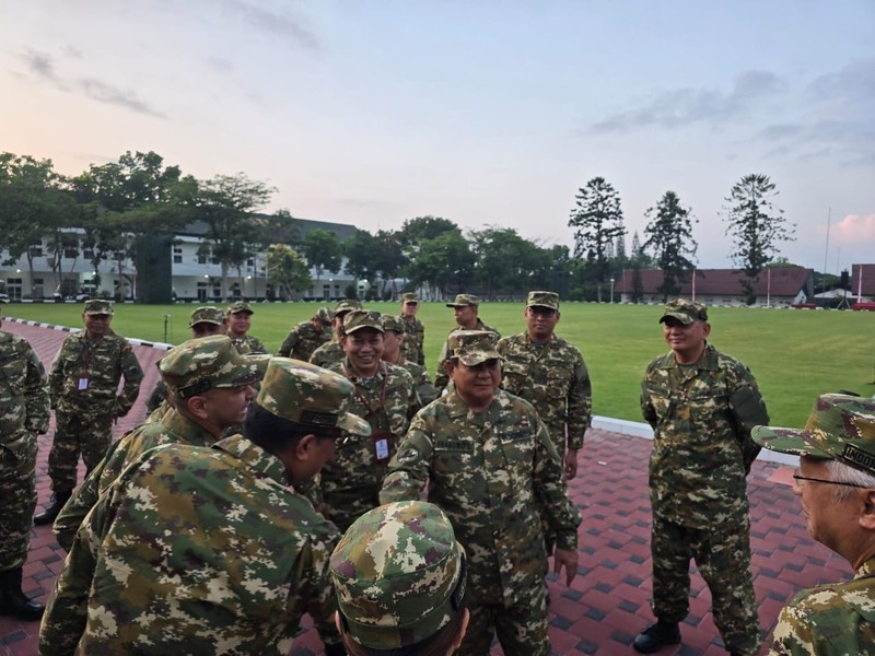 Seluruh menteri dan wakil menteri Anggota Kabinet Merah Putih mulai menjalani pembekalan di Akademi Militer Magelang, Jawa Tengah hari ini, Jumat (25/10/2024). (Dok: Biro Komunikasi Kepresidenan) Seluruh menteri dan wakil menteri Anggota Kabinet Merah Putih mulai menjalani pembekalan di Akademi Militer Magelang, Jawa Tengah hari ini, Jumat (25/10/2024). (Dok: Biro Komunikasi Kepresidenan)