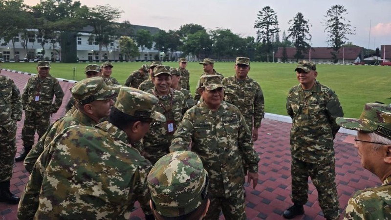 Seluruh menteri dan wakil menteri Anggota Kabinet Merah Putih mulai menjalani pembekalan  di Akademi Militer Magelang, Jawa Tengah hari ini, Jumat (25/10/2024). (Dok: Biro Komunikasi Kepresidenan)