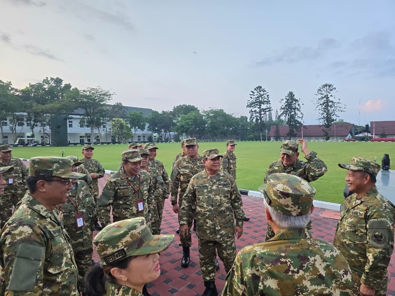 Seluruh menteri dan wakil menteri Anggota Kabinet Merah Putih mulai menjalani pembekalan di Akademi Militer Magelang, Jawa Tengah hari ini, Jumat (25/10/2024). (Dok: Biro Komunikasi Kepresidenan) Seluruh menteri dan wakil menteri Anggota Kabinet Merah Putih mulai menjalani pembekalan di Akademi Militer Magelang, Jawa Tengah hari ini, Jumat (25/10/2024). (Dok: Biro Komunikasi Kepresidenan)