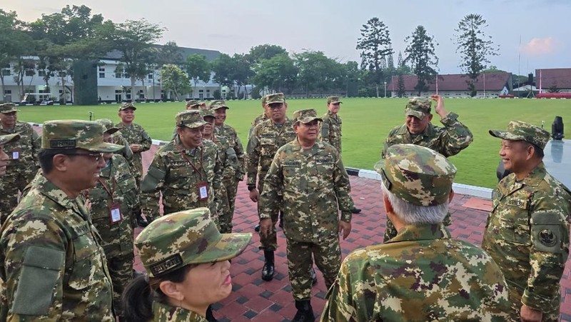 Seluruh menteri dan wakil menteri Anggota Kabinet Merah Putih mulai menjalani pembekalan  di Akademi Militer Magelang, Jawa Tengah hari ini, Jumat (25/10/2024). (Dok: Biro Komunikasi Kepresidenan)