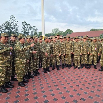 Penampakan Retreat Kabinet Merah Putih, Menteri Pakai Baju Loreng!