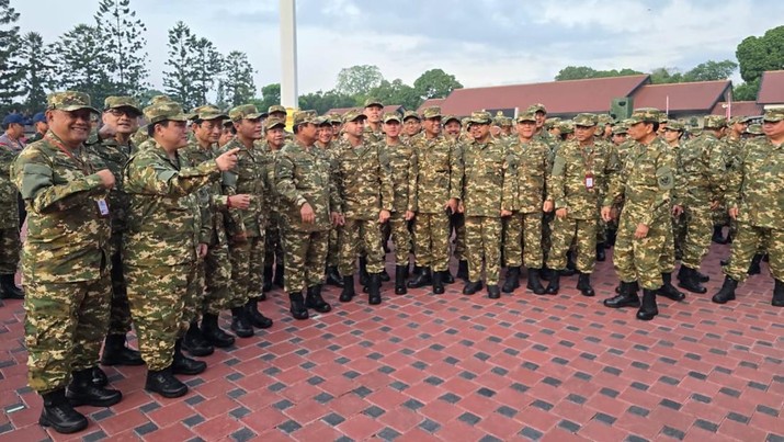 Seluruh menteri dan wakil menteri Anggota Kabinet Merah Putih mulai menjalani pembekalan di Akademi Militer Magelang, Jawa Tengah hari ini, Jumat (25/10/2024). (Dok: Biro Komunikasi Kepresidenan)