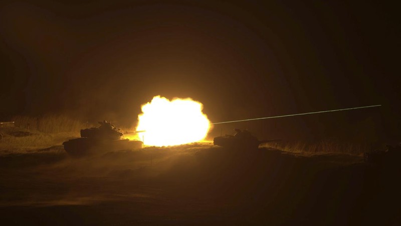 Tank tempur utama Taiwan M60A3 Patton menembaki selama latihan militer di Pulau Penghu, Taiwan, Kamis, 24 Oktober 2024. (AP Photo/Chiang Ying-ying)