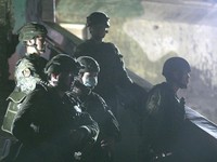 Tentara berdiri selama latihan militer di Pulau Penghu, Taiwan, Kamis, 24 Oktober 2024. (AP Photo/Chiang Ying-ying)
