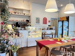 Ini Tempat Nongkrongnya Cewek-cewek Kue di Bandung