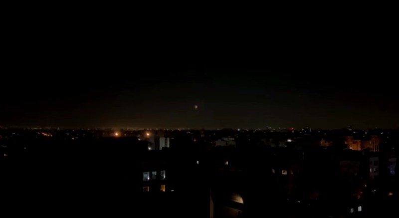 Israel serang Iran. (Tangkapan Layar/Reuters) Israel serang Iran. (Tangkapan Layar/Reuters)