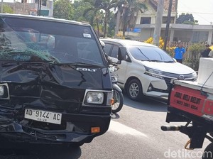 Brakk! Laka Karambol Motor-Innova-Pikap di Jalan Jogja-Solo Klaten
