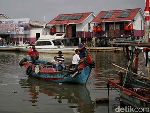Video: Saat Menteri PKP Intip-intip Rumah Apung-Panggung Muara Angke