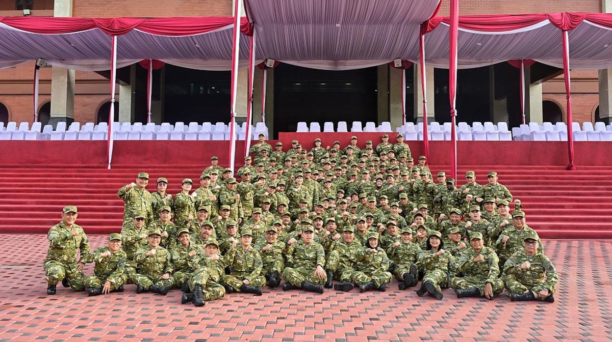 Prabowo Pecahkan Rekor: Kabinet Jumbo dengan Gaji Fantastis Rp 10,74 Miliar per Tahun