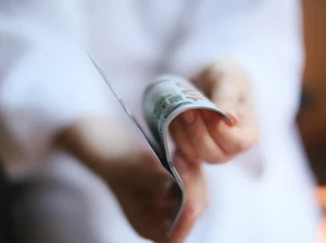 Dapat Suami Pelit, Wanita Ini Tak Punya Uang untuk Beli Makanan