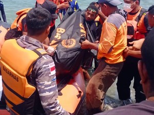 Nelayan Alor Jatuh dari Tebing Saat Mancing, Jasad Ditemukan di Dasar Laut